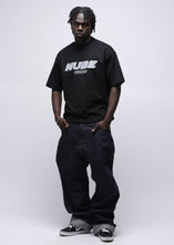 Cargar imagen en el visor de la galería, Japan Silver Logo Black Boxy Tee