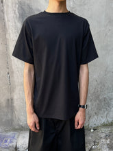 Cargar imagen en el visor de la galería, Basic Regular Fit Black Tee