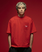Cargar imagen en el visor de la galería, Lovers Double Pocket Red Boxy Tee
