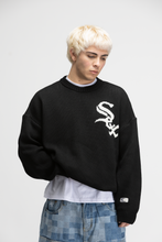 Cargar imagen en el visor de la galería, White S*x Black Sweater